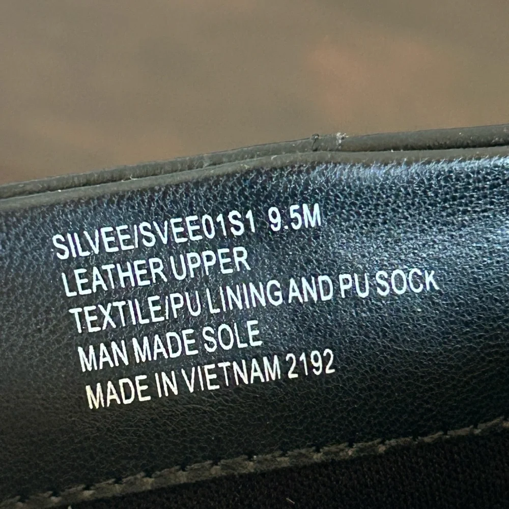 NEW‎ Steve Madden Silvee Black Leather Snip Toe Block Heel Side Zip Boots 9.5